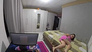 Dona De Casa Paga Técnico Com A Bunda Enquanto Marido Esta Fora