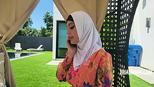 Repressed Muslim Housewife Asks Handyman To Reveal His Cock