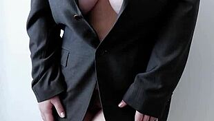 watch this big boobs bbw masturbate her hairy wet pussy?