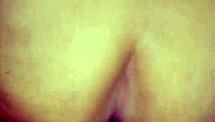 Así es como mi hermanastra cabalga con moaning