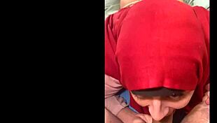 mia niqab shows off her beautiful ass shaking in close up