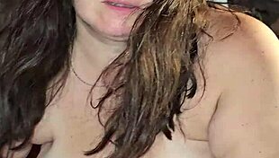 Orgasm while cumming on my foot with milf pussy fisting 😍