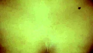 Así es como mi hermanastra cabalga con moaning