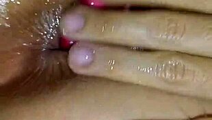 Daisy Ducati Gets A Warm Welcome From Roommate Bella Rossi