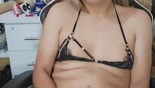 Watch me masturbate my nice transsexual dick!