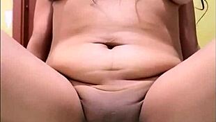 Rica Cremita Squirts During Masturbation