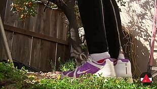 i love just walking around town in my comfy sneakers, feeling the ground under my feet