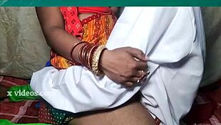 Young 18+ desi indian bb shaved pussy homemade fucking with hindi voice