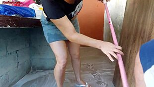 Minha Esposa Saiu E A Empregada Baixinha Gostosa Pegou Meu Pau E Colocou Dentro Dela Na Área De Casa