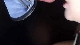 meu marido me filmando no gloryholi chupando muitas rola