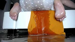 Watch Cute Teen Cum In Bathtub For Her Partner?