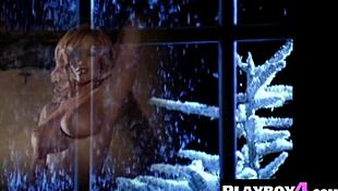 Stunning Curvy Milf Christine Smith Reveals Naked Body