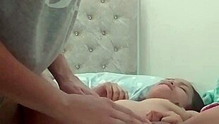 I arrived at my girlfriends house and found her provocative. Real homemade sex between two horny girlfriends.