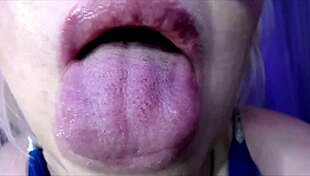 Curvy Mature Whore Virtual Bed Squirt