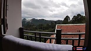 คู่รักวัยรุ่นเย็ดด็อกกี้สไตล์ในภูเขาถึงไทย