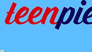 Горячая девственная киска трахается пасынком в грязной табу-фантазии.