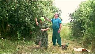 Grandparents find ninfeta at picnic for good fuck