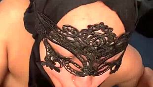 bi muslim giving an amazing blowjob 😏