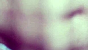 Gostosa Magrinha Do Cabelo Curto Tirou Leitinho Do Moreno