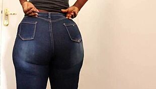 Big bumbum milf with big ass