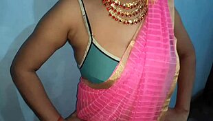 Homemade sexy update featuring young Indian amateurs!