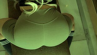 mi hermanastra es una colegiala caliente karlymartin