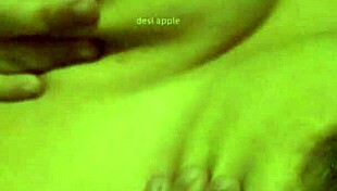 A delhi girlfriend records a sex tape with her friend