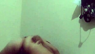 I Meet a Guy on Tinder for a Date