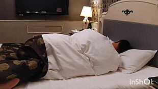 Amaterski par v petdesetih se prepusti surovemu seksu