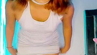 I-I watch this skinny girl shake her ass so nice live