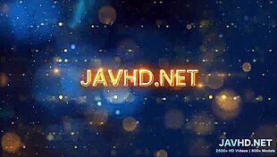 why is this asian pussy wet and squirting? 💦