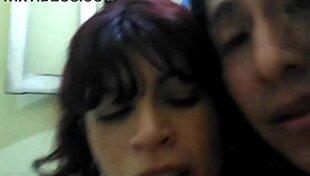 Chica Sexy En Minifalda Gets Penetrated Hard!