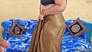 Stepmom seduces stepson to watch her sexy body up close