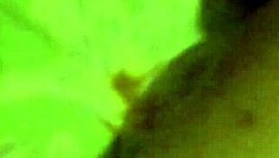 A delhi girlfriend records a sex tape with her friend