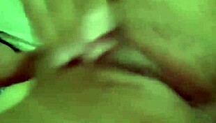 Quieres Acompañarme a Masturbarme con Dildo en Solitario!