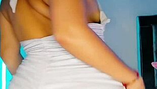 I-I watch this skinny girl shake her ass so nice live