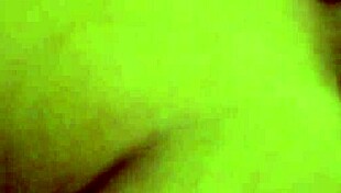 A delhi girlfriend records a sex tape with her friend