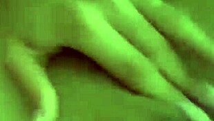 Quieres Acompañarme a Masturbarme con Dildo en Solitario!