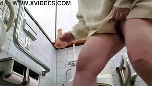 Excited married woman masturbates secretly in toilet!