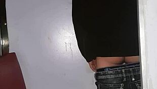 straight guy getting sucked at gay gloryhole... wow 😲