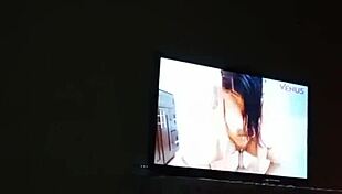 empezamos viendo porno, masajea verga hasta deslechar