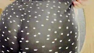 Look at That Sexy Ass in Leggings!