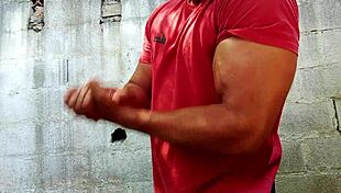 yuri gaucho brazilian bear gives handjob cumload with naked flashing