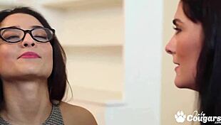 Bianca Breeze And Step-Daughter Lana Lovelace Enjoy Warm Pussy Pie With Oral And Masturbation