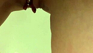 my pretty pierced pussy peeing 💦