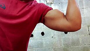 yuri gaucho brazilian bear gives handjob cumload with naked flashing