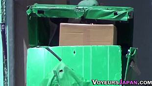 Gadis Asia dewasa main memek dengan kamera tersembunyi.