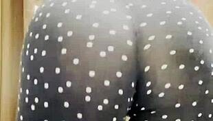 Look at That Sexy Ass in Leggings!