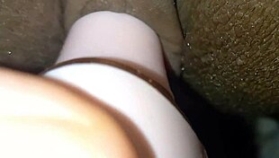 look at that wet big latina pussy!