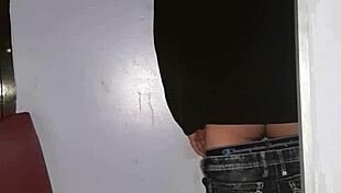 straight guy getting sucked at gay gloryhole... wow 😲